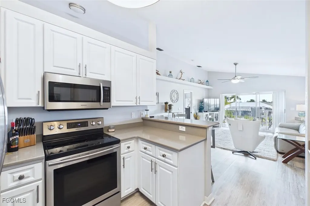 925 SW 47th Terrace Cape Coral FL 33914