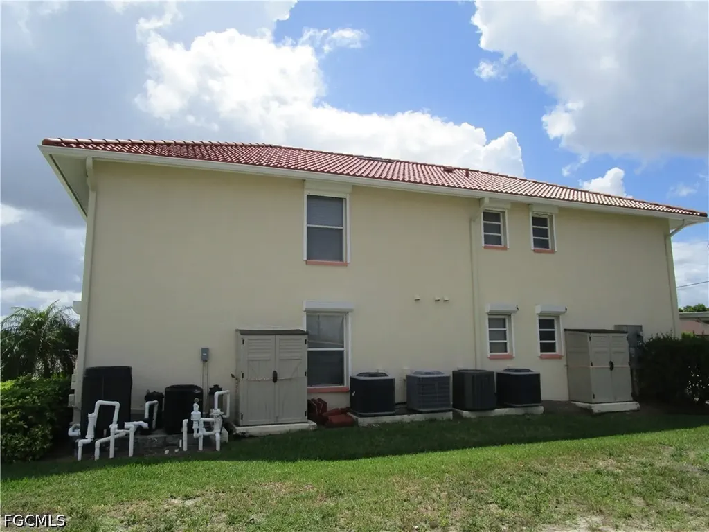 925 SW 47th Terrace Cape Coral FL 33914