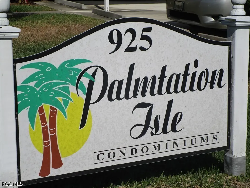 925 SW 47th Terrace Cape Coral FL 33914