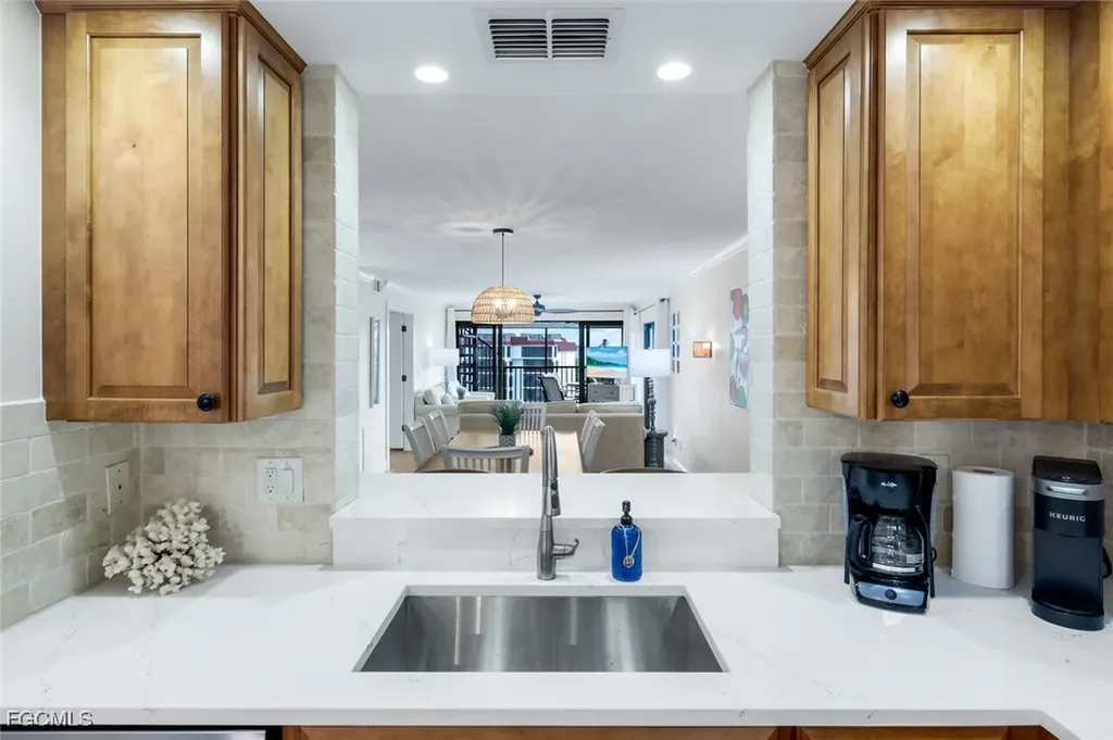2445 W Gulf Drive Sanibel FL 33957