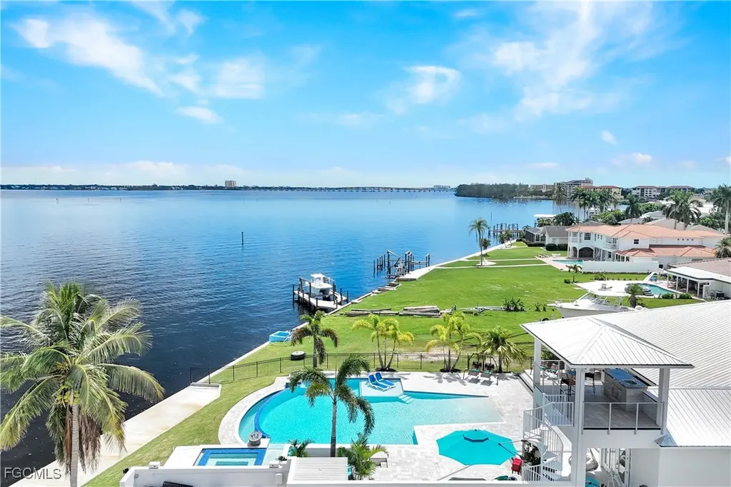 3715 SE 21st Place Cape Coral FL 33904