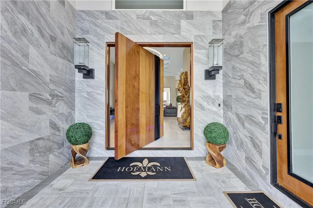 3715 SE 21st Place Cape Coral FL 33904