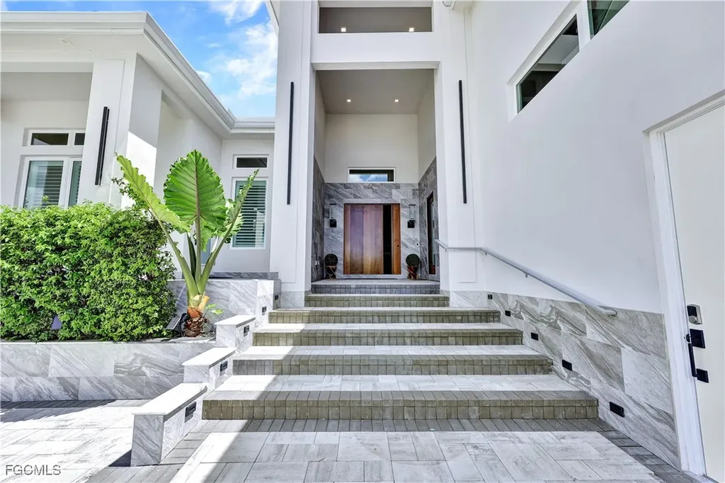 3715 SE 21st Place Cape Coral FL 33904