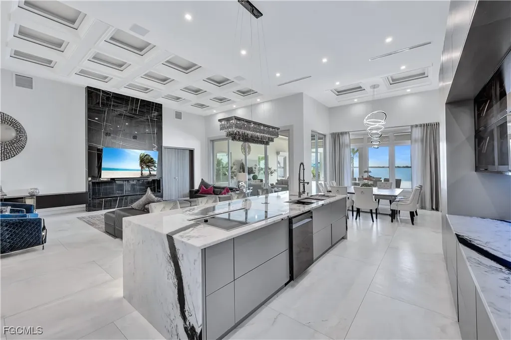 3715 SE 21st Place Cape Coral FL 33904