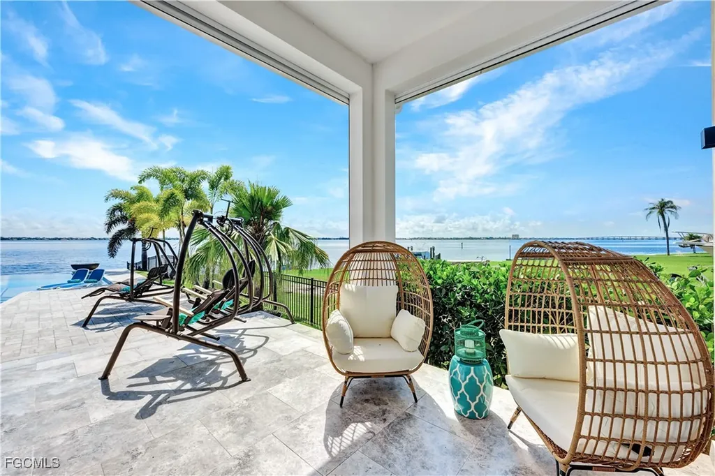 3715 SE 21st Place Cape Coral FL 33904