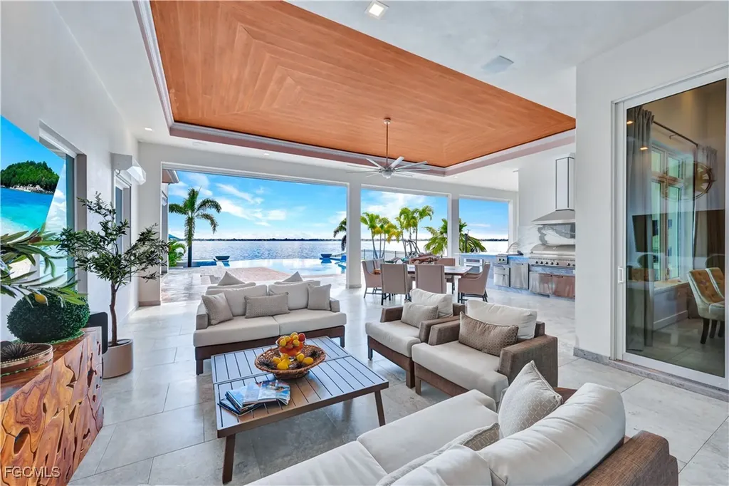 3715 SE 21st Place Cape Coral FL 33904