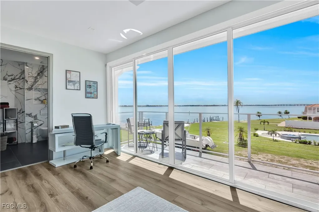 3715 SE 21st Place Cape Coral FL 33904