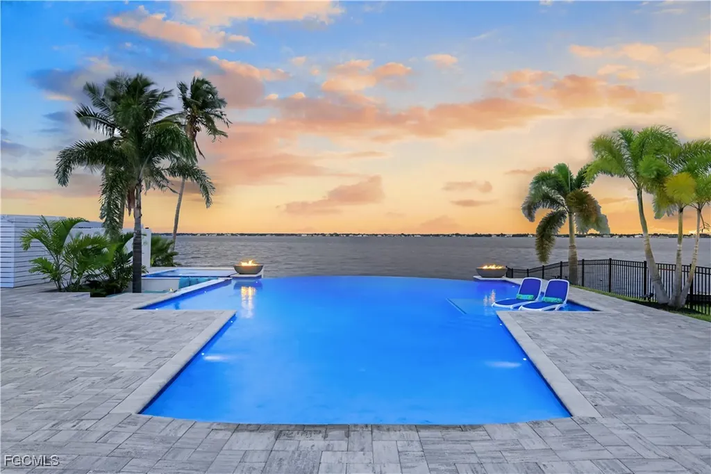 3715 SE 21st Place Cape Coral FL 33904