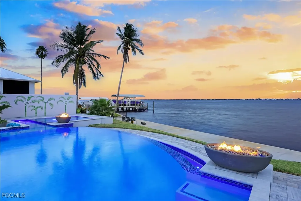 3715 SE 21st Place Cape Coral FL 33904