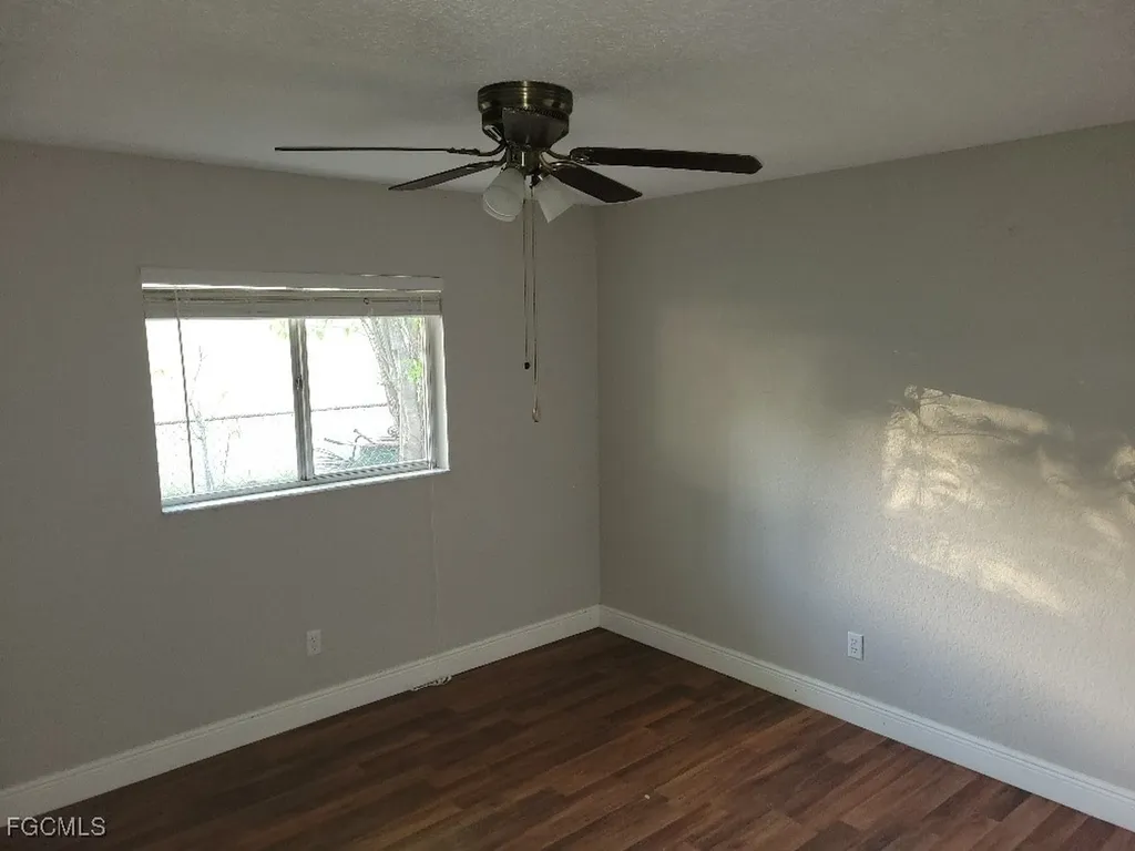 1110 SE 15th Street Cape Coral FL 33990