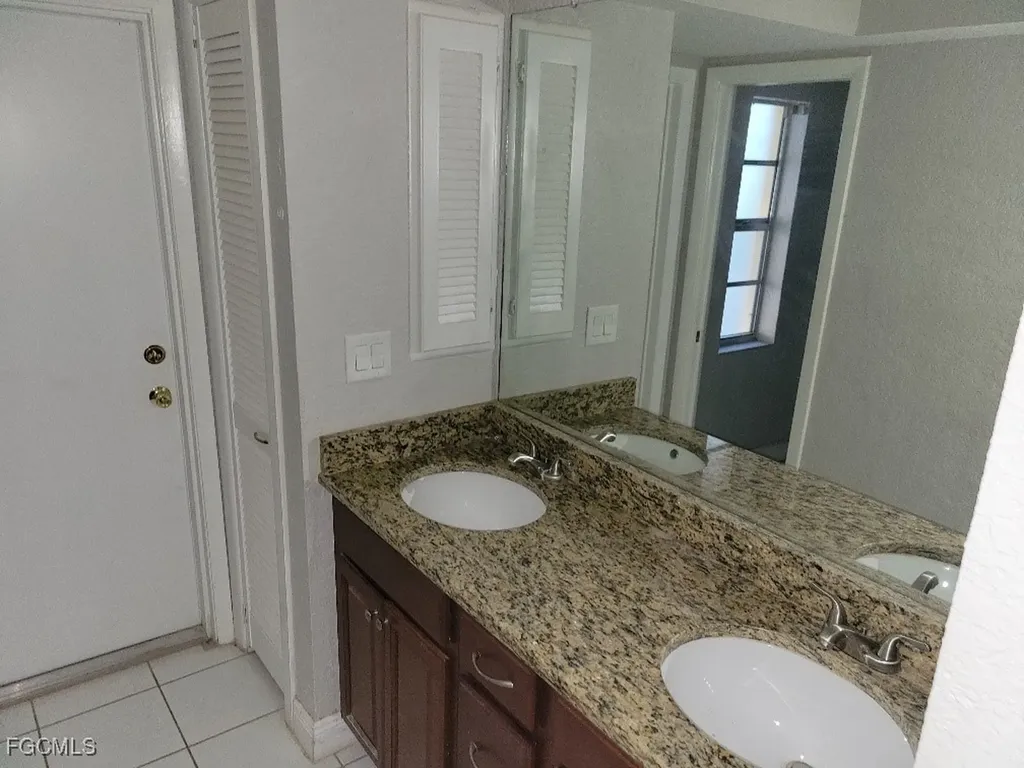 1110 SE 15th Street Cape Coral FL 33990