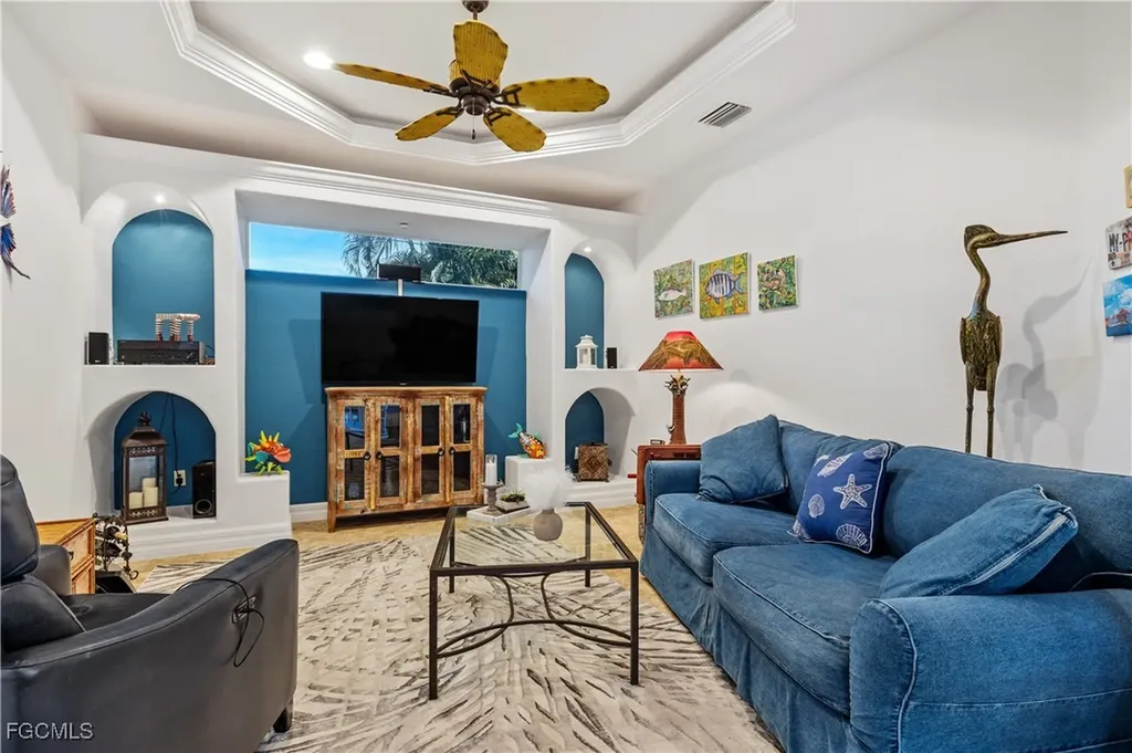 909 SW 22nd Terrace Cape Coral FL 33991