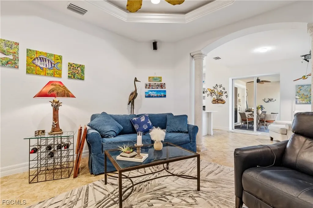 909 SW 22nd Terrace Cape Coral FL 33991