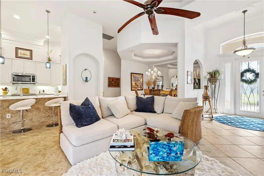 909 SW 22nd Terrace Cape Coral FL 33991