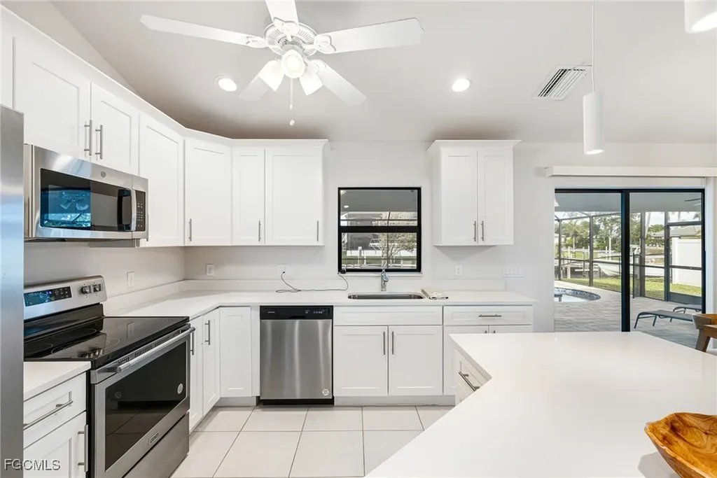 1301 SE 23rd Terrace Cape Coral FL 33990