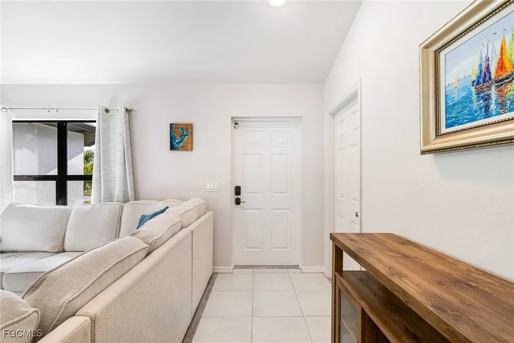 1301 SE 23rd Terrace Cape Coral FL 33990