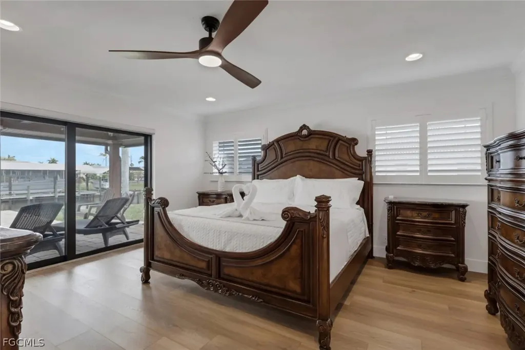 5241 SW 2nd Place Cape Coral FL 33914