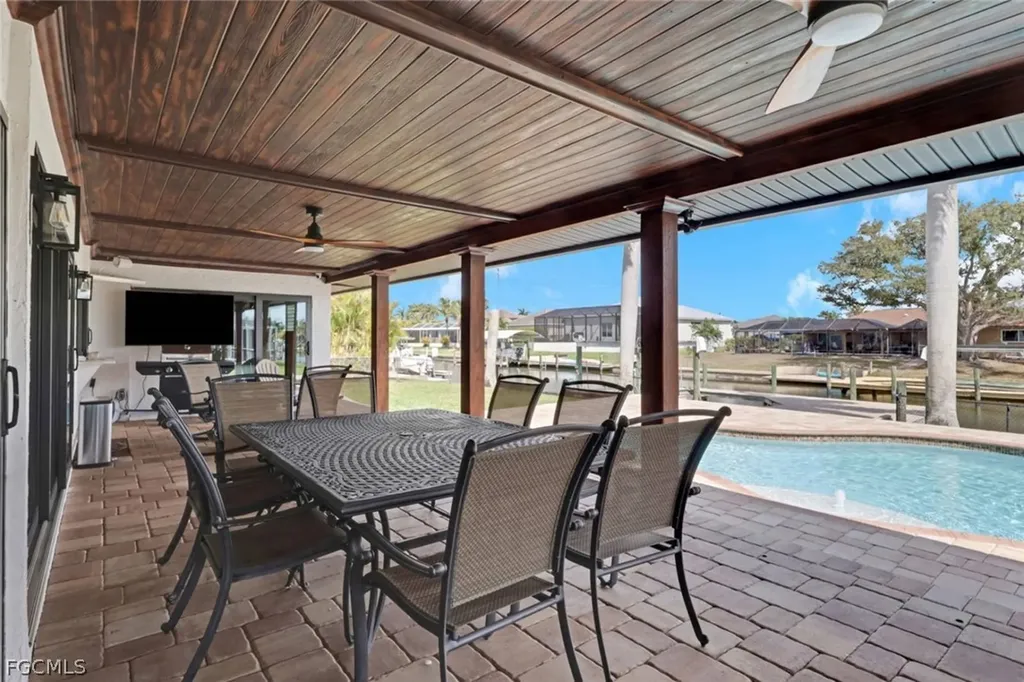 5241 SW 2nd Place Cape Coral FL 33914