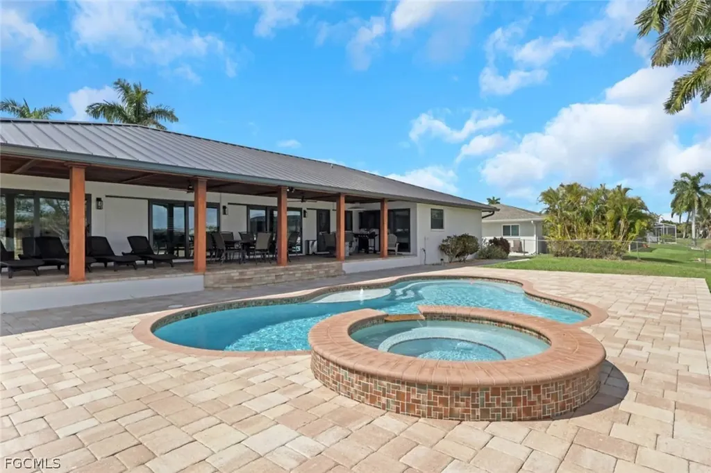 5241 SW 2nd Place Cape Coral FL 33914