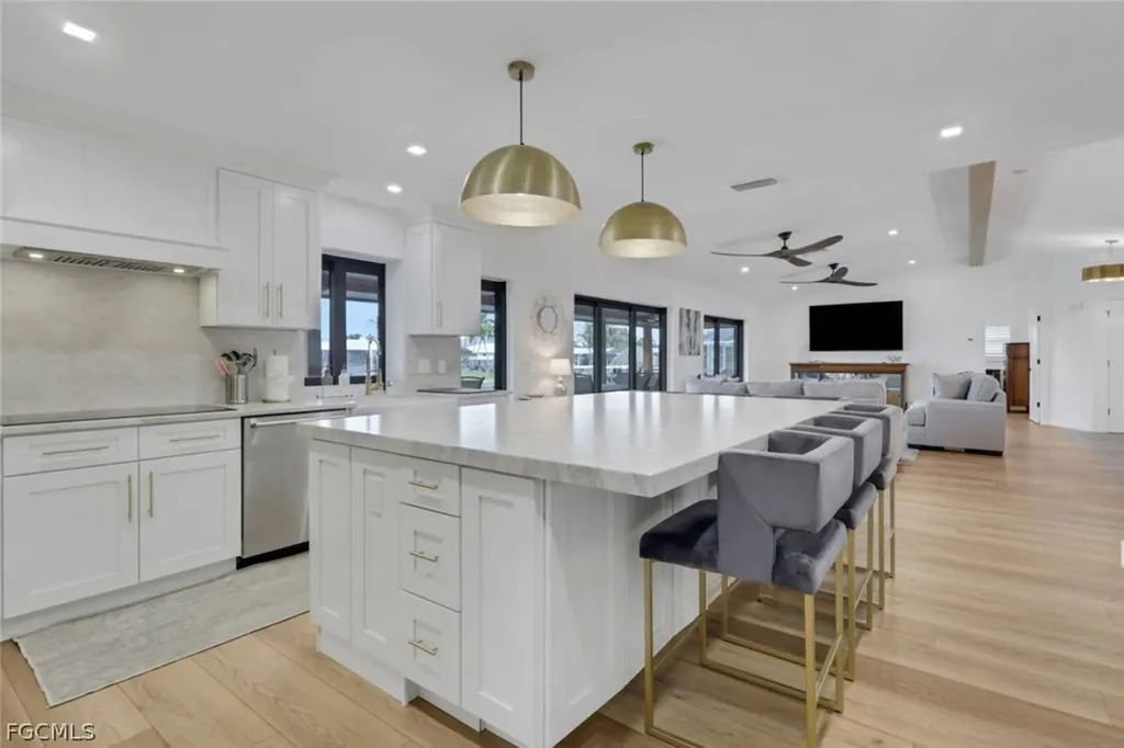 5241 SW 2nd Place Cape Coral FL 33914
