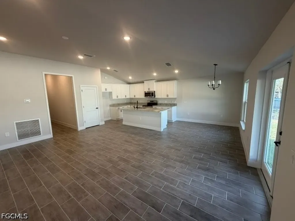 2605 NE 1st Place Cape Coral FL 33909