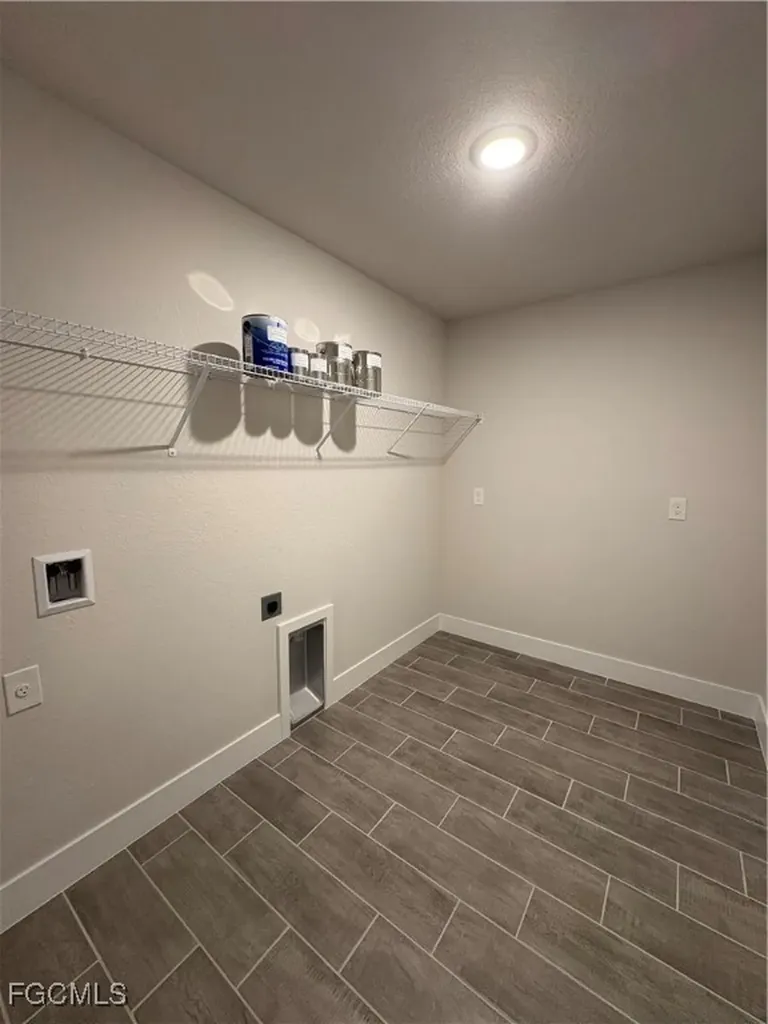 2605 NE 1st Place Cape Coral FL 33909