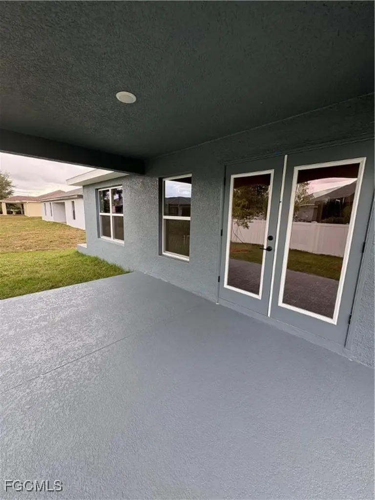 2605 NE 1st Place Cape Coral FL 33909