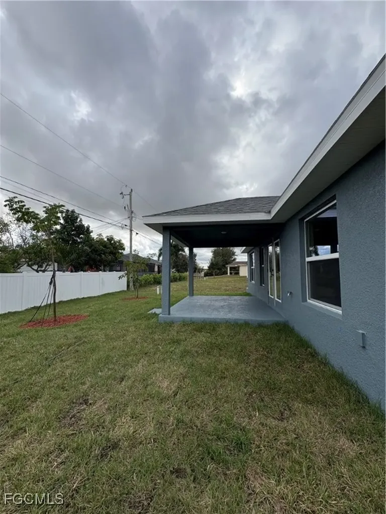 2605 NE 1st Place Cape Coral FL 33909
