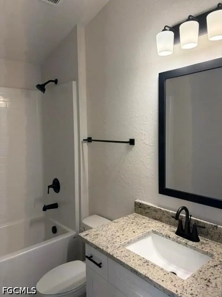 2605 NE 1st Place Cape Coral FL 33909
