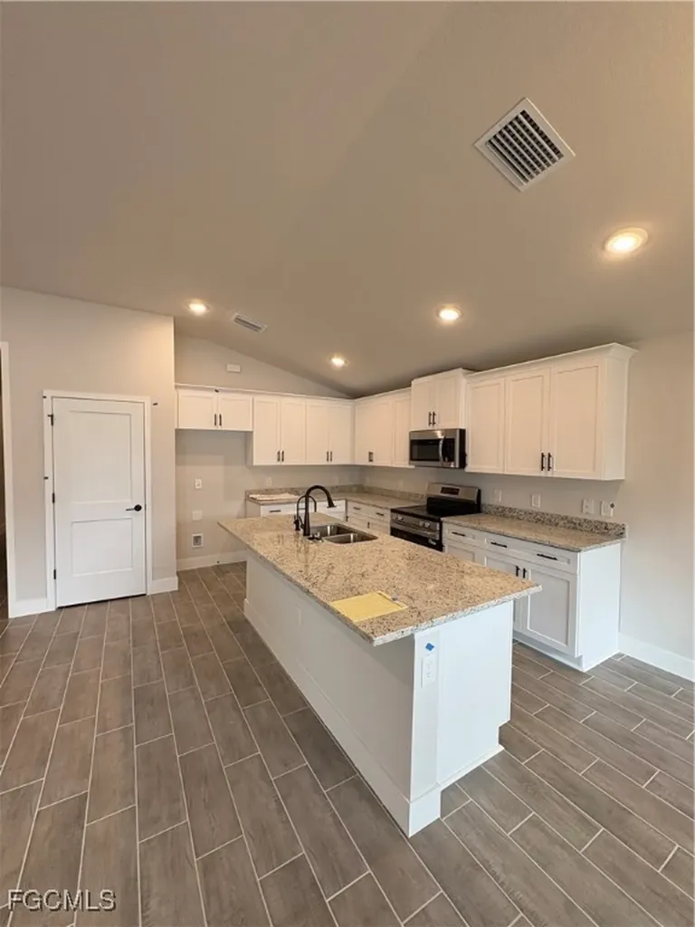 2605 NE 1st Place Cape Coral FL 33909