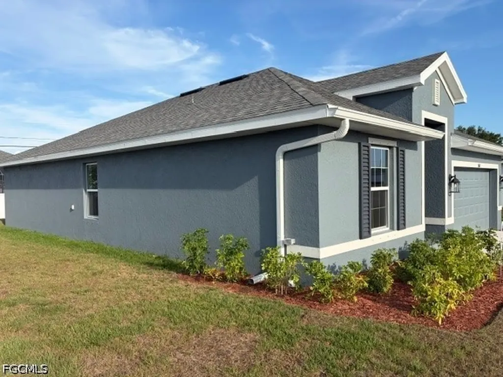 2605 NE 1st Place Cape Coral FL 33909