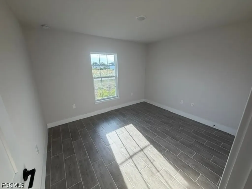 2605 NE 1st Place Cape Coral FL 33909
