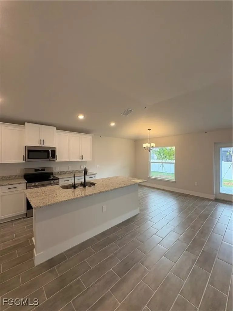 2605 NE 1st Place Cape Coral FL 33909