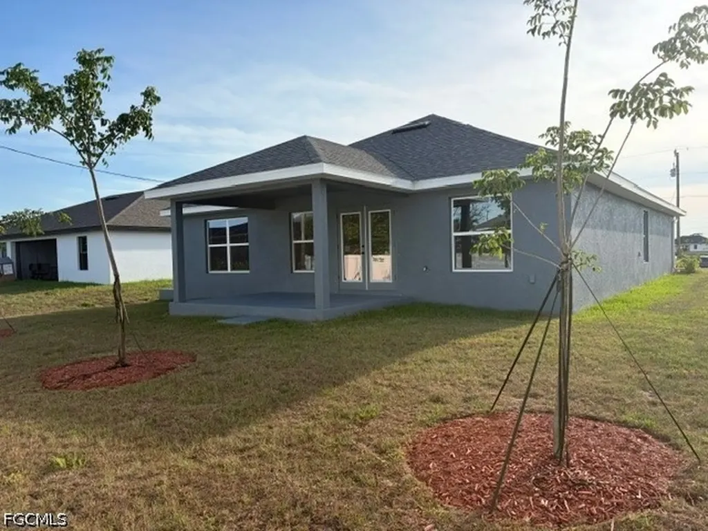 2605 NE 1st Place Cape Coral FL 33909