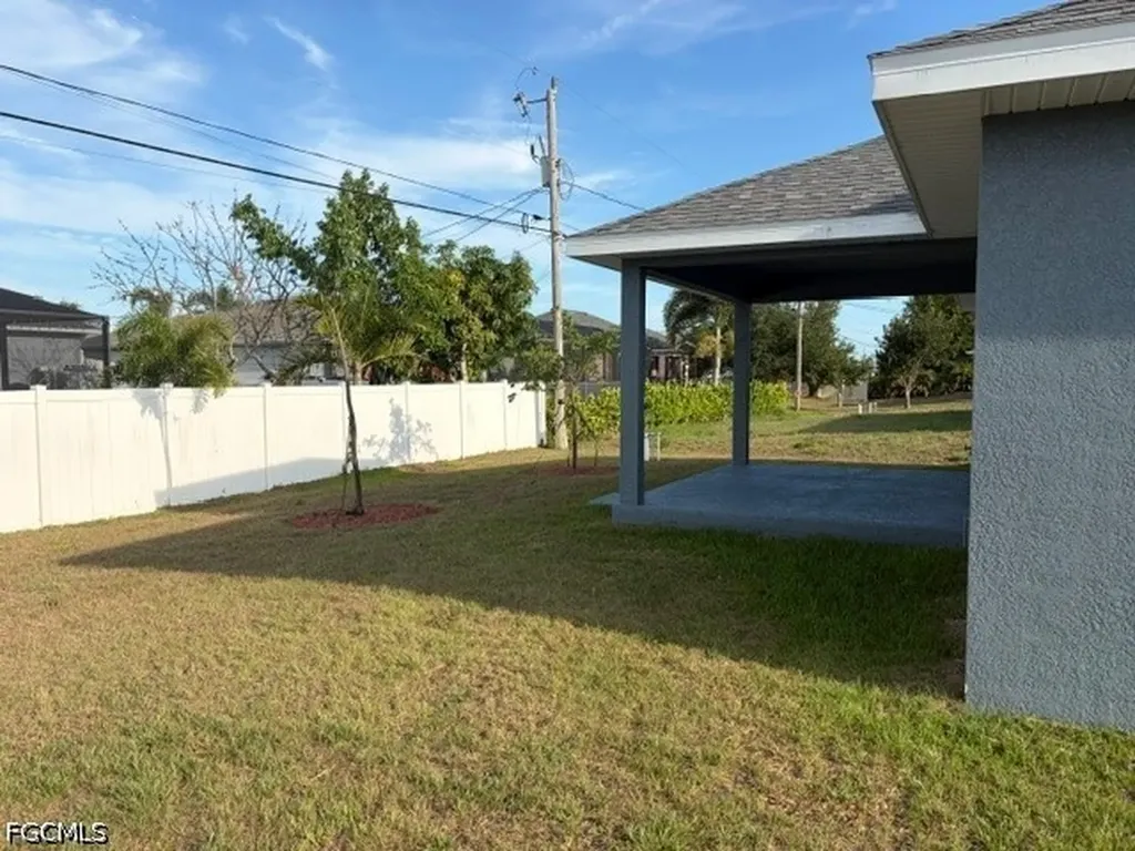 2605 NE 1st Place Cape Coral FL 33909