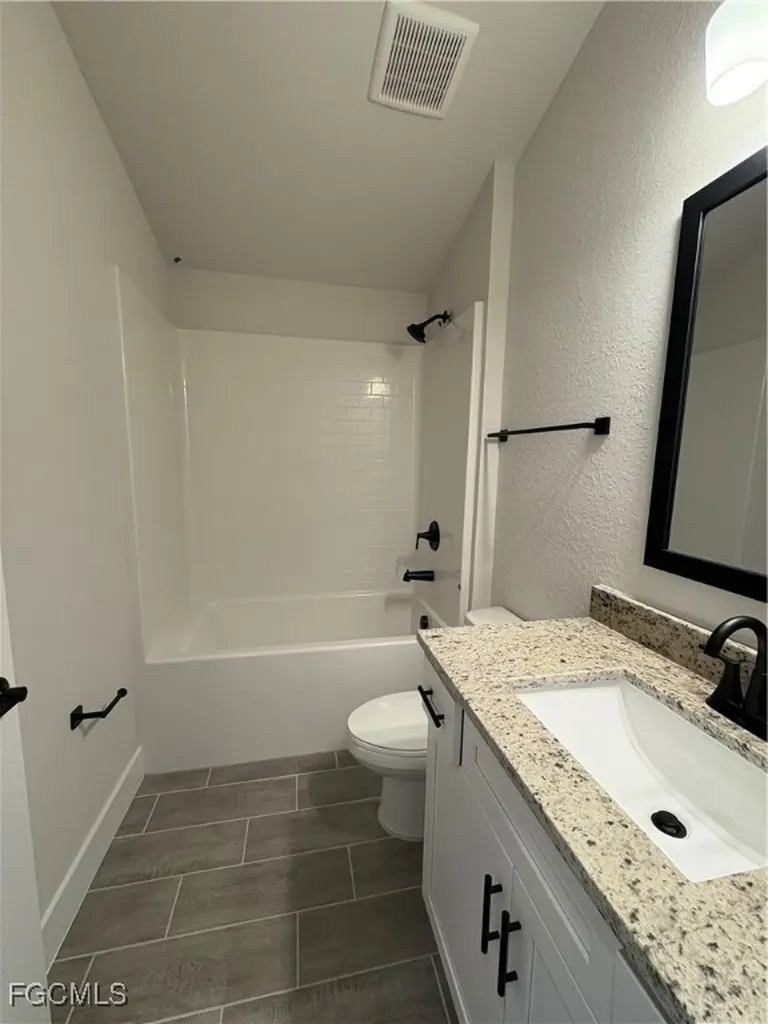 2605 NE 1st Place Cape Coral FL 33909