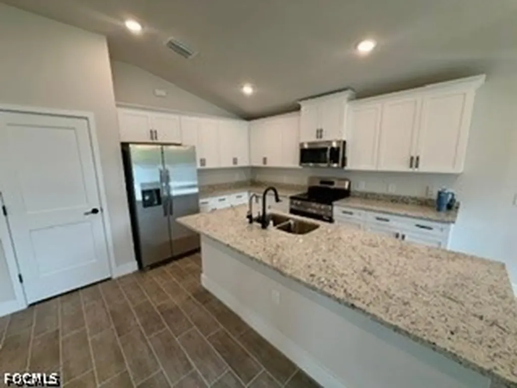 2605 NE 1st Place Cape Coral FL 33909