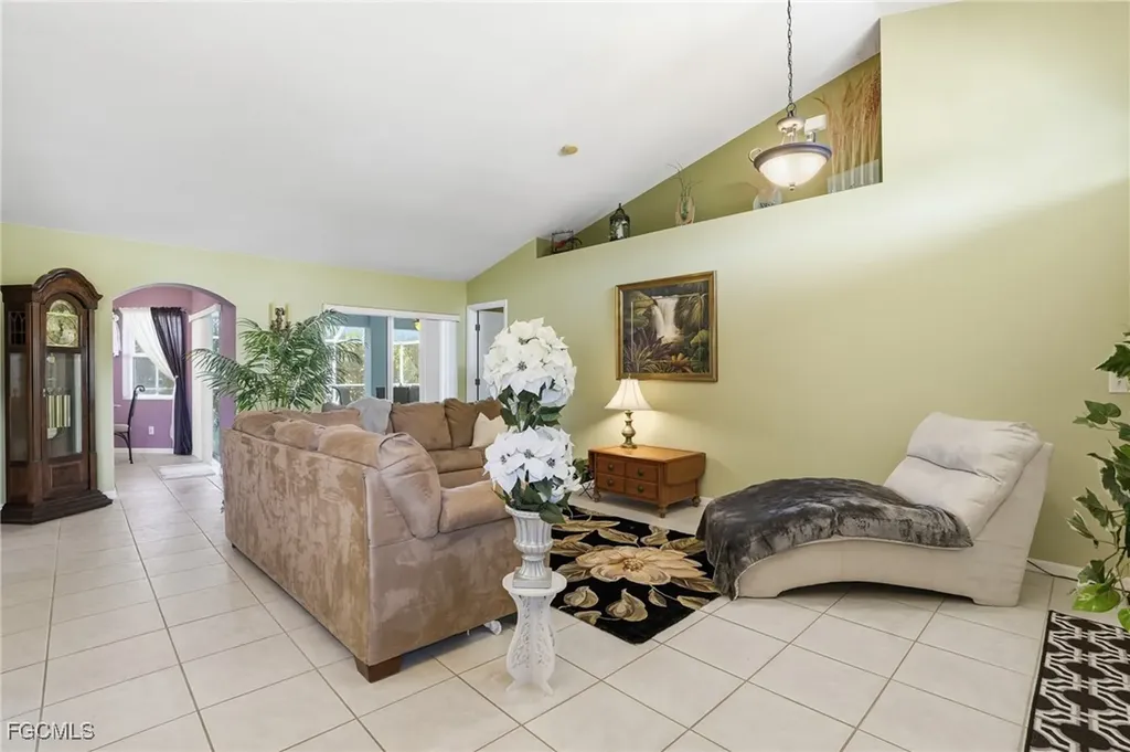 3412 SW 1st Avenue Cape Coral FL 33914