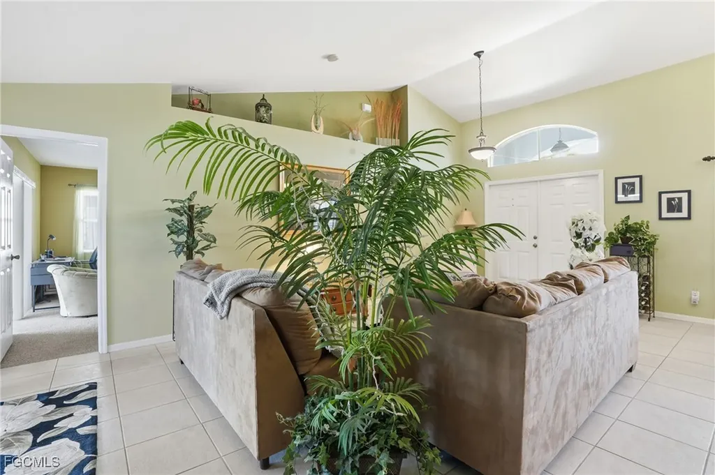 3412 SW 1st Avenue Cape Coral FL 33914