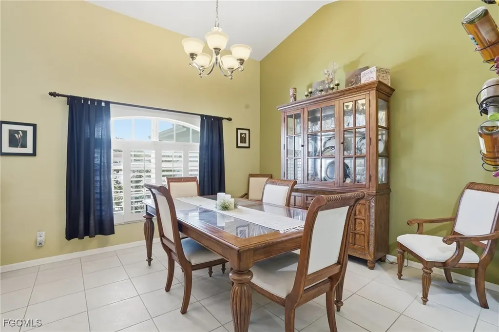 3412 SW 1st Avenue Cape Coral FL 33914