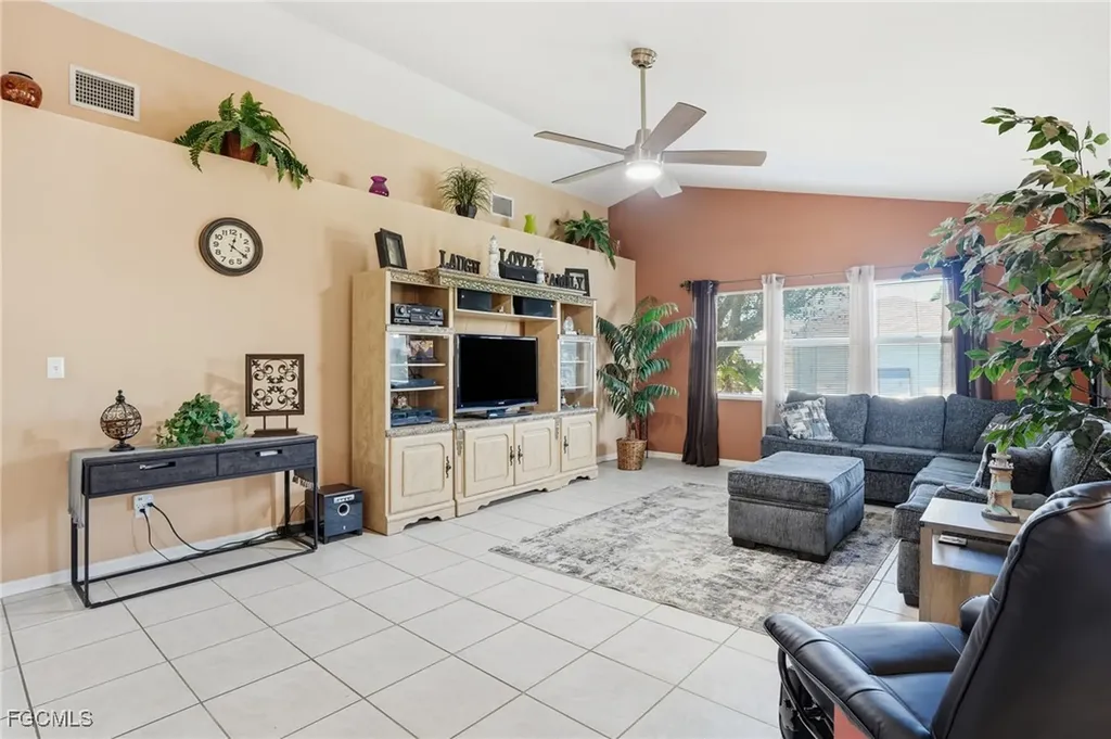 3412 SW 1st Avenue Cape Coral FL 33914
