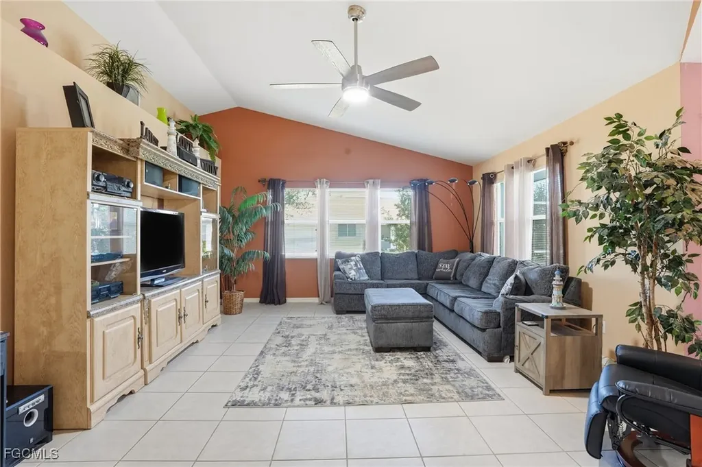 3412 SW 1st Avenue Cape Coral FL 33914