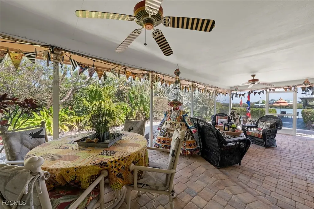 6076 Castaways Lane Sanibel FL 33957