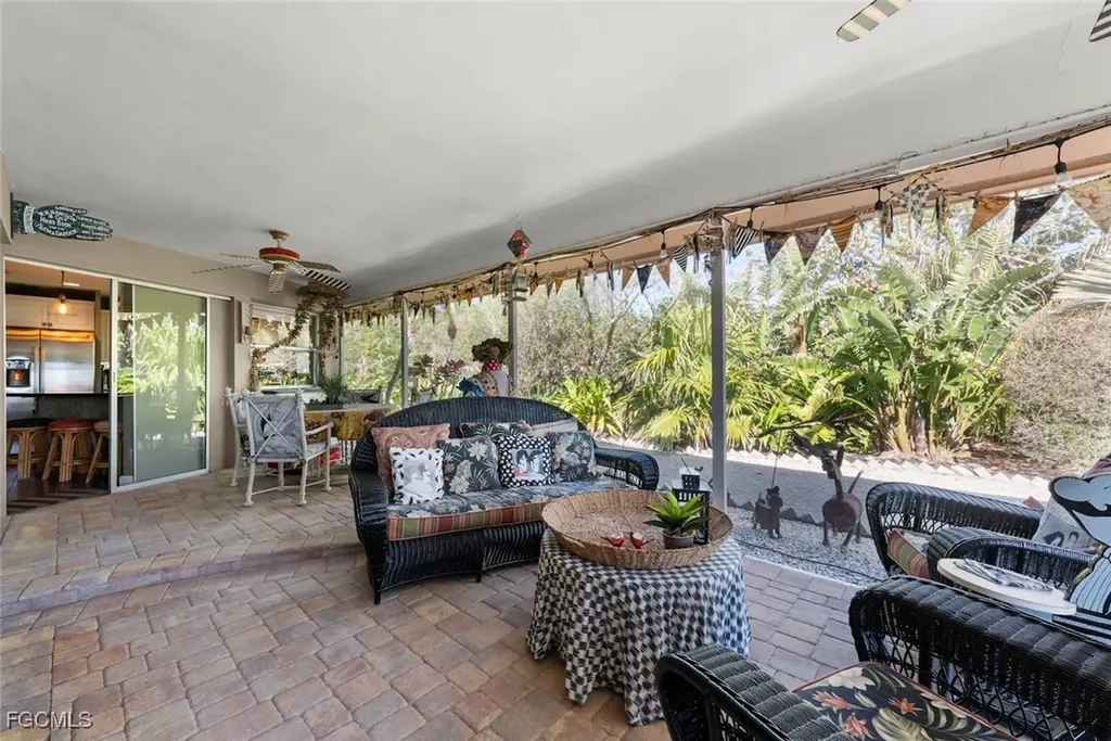 6076 Castaways Lane Sanibel FL 33957