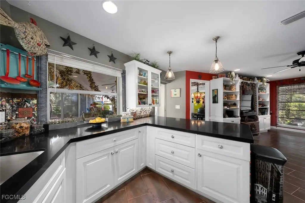 6076 Castaways Lane Sanibel FL 33957