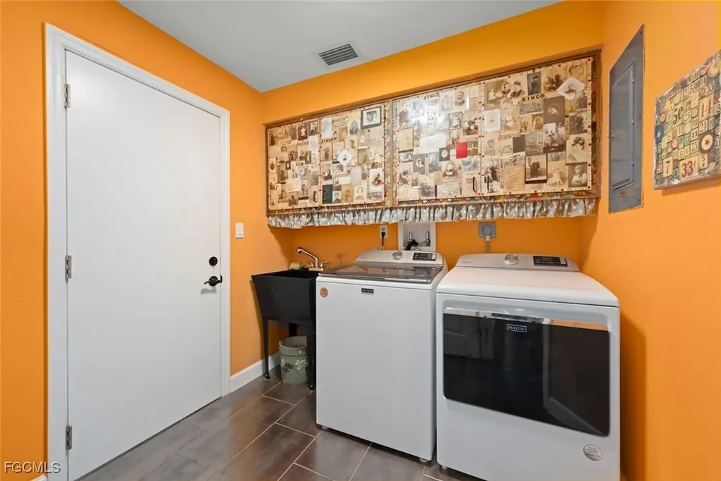 6076 Castaways Lane Sanibel FL 33957