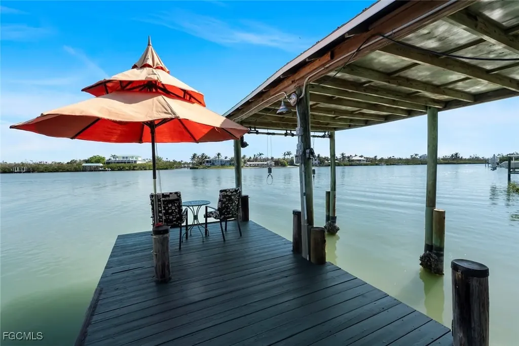 6076 Castaways Lane Sanibel FL 33957