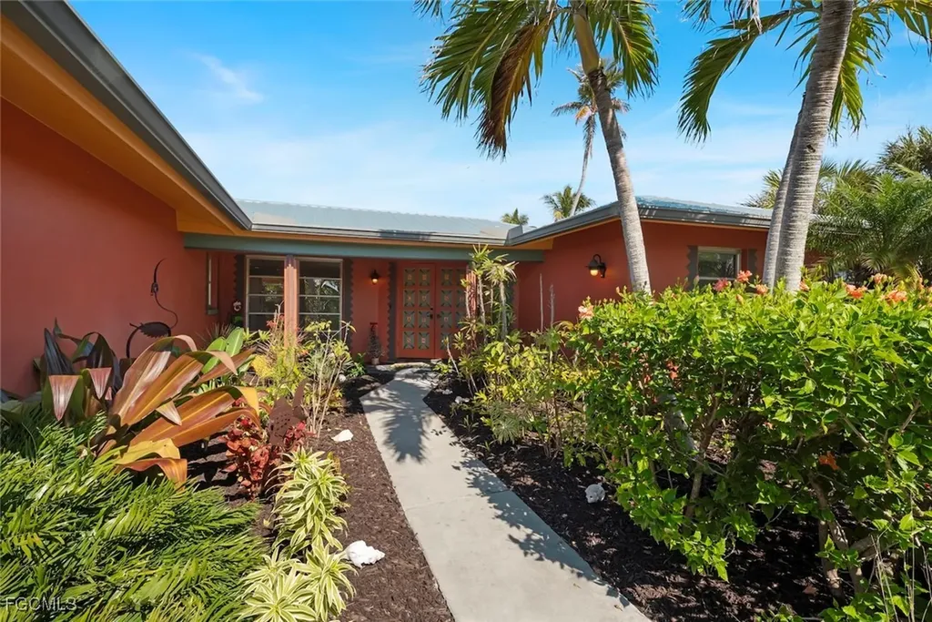 6076 Castaways Lane Sanibel FL 33957