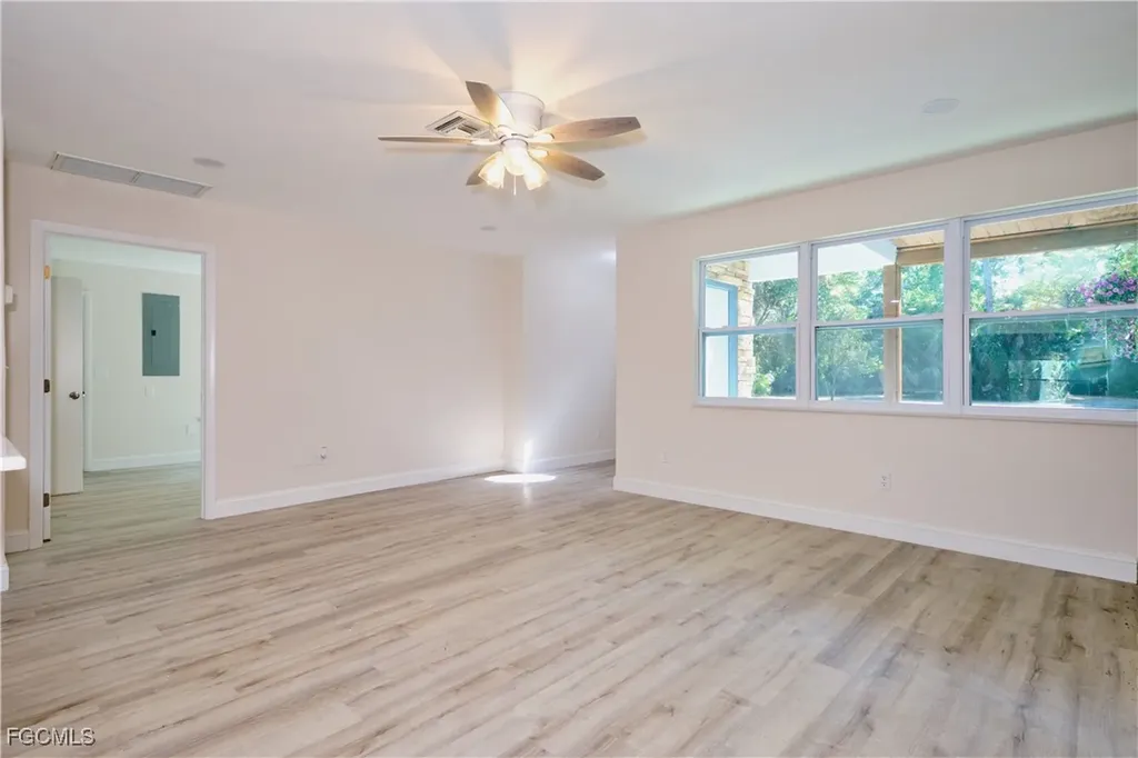 221 18th Avenue NW Naples FL 34120