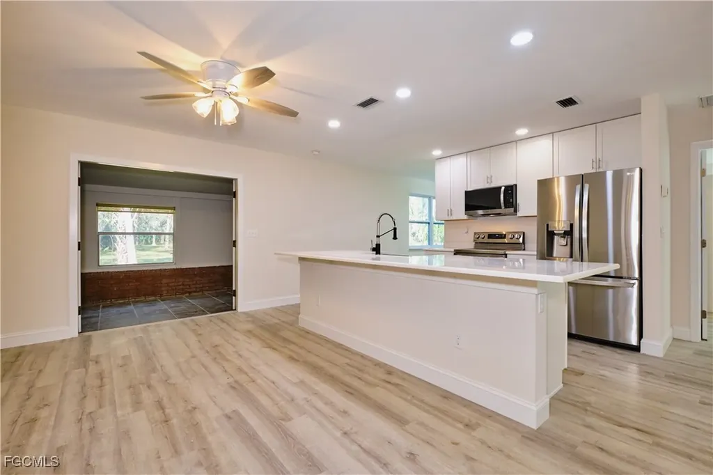 221 18th Avenue NW Naples FL 34120